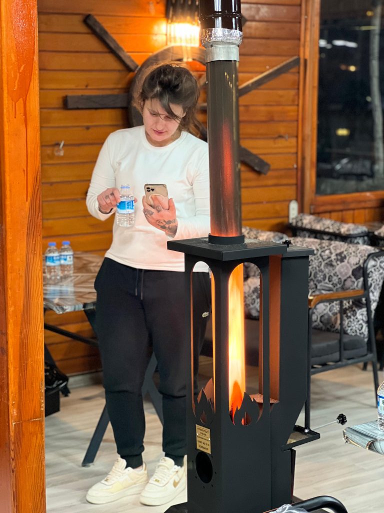 Büsra Onğur