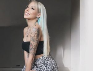 Yükselen Yıldız Arya: Kalem ve Kılıç Arasında Bir Yaşam Felsefesi