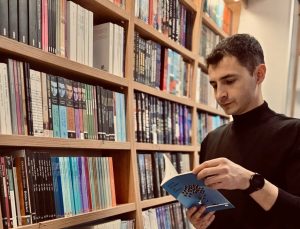 Umut Furkan Çakır’a Mavi Kuş Edebiyat Ödülü: Okurların Oylarıyla Gelen Büyük Onur