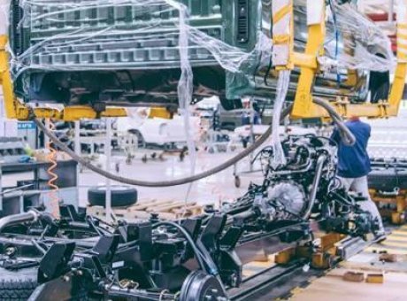 Çin İmalat Sektöründe Daralma: Ekonomik Belirsizlikler Devam Ediyor