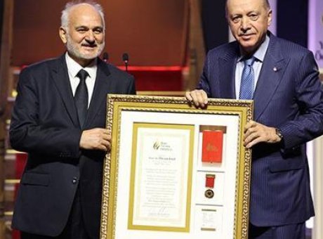 İlim Yayma Ödülleri’nde Sanat ve Bilim Buluştu: Törene Dolu Dolu Katılım