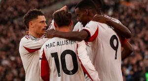 Liverpool, West Ham'ı Geçerek Krizden Çıktı: İlk Gol Isak'tan Geldi!