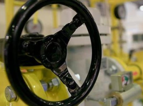 AB, 2027’de Rus Enerjisine Veda Ediyor: Tarihi Anlaşma Ne Getirecek?