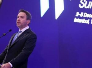 Avrupa’nın Enerji Geleceği: Bakan Bayraktar’dan Çarpıcı LNG Çağrısı!