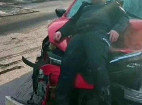 Aydın’da Şok Kaza: Polis Memuruna Araçla Çarpan Şahıs Sosyal Medyada Şaşkınlık Yarattı