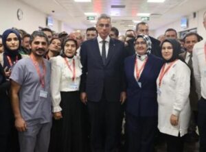 Bafra'da Ağız ve Diş Sağlığı İhtiyacına Yanıt: Bakan Memişoğlu'ndan Önemli Ziyaret