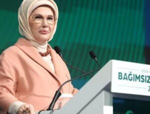 “Bağımsızlık Yılı 2026: Emine Erdoğan, Yeşilay Zirvesi’nde Geleceği İşaret Etti”