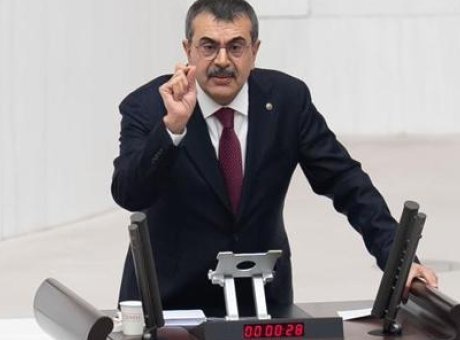Eğitimde Dönüşüm: Bakan Tekin’den Çarpıcı Açıklamalar ve Eleştirilere Yanıt