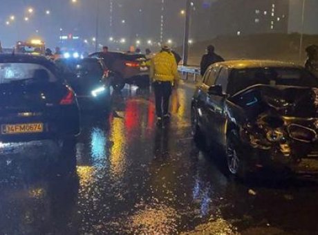 Eyüpsultan’da Gece Yarısı Şok Kaza: 7 Araç Zincirleme Çarpıştı!