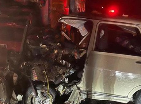 Kahramanmaraş’ta Feci Kaza: TIR ve Otomobilin Kafa Kafaya Çarpışmasında İki Genç Ağır Yaralı