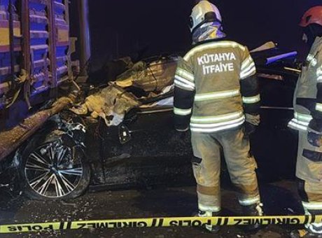 Kütahya’da Feci Kaza: Dört Can Aldı, Sürücü Kırmızı Işıkta Durmadı